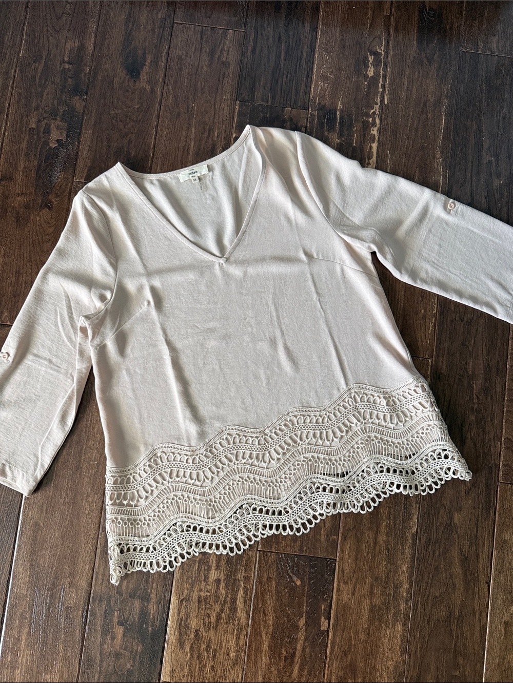 entro Pale Pink V-Neck Tunic with Scalloped Crochet Hem